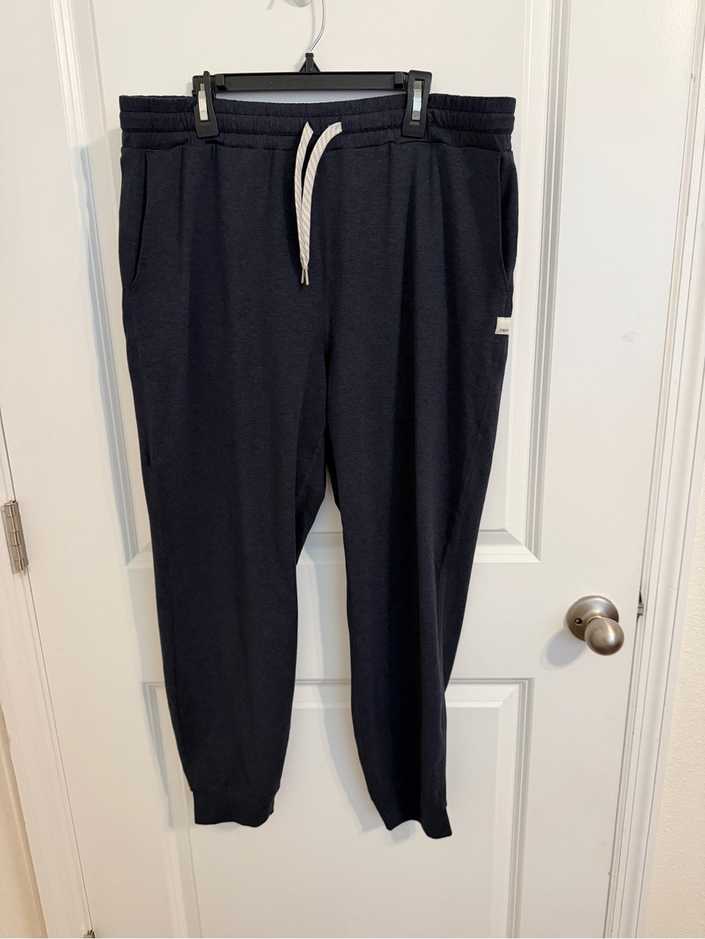 Vuori Performance Jogger Women’s Size XL - Picture 3 of 5